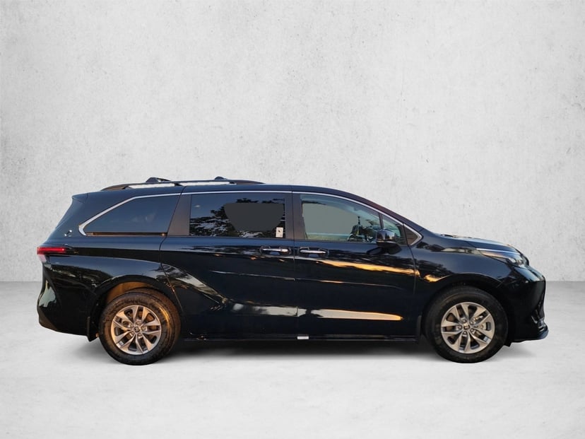 2026 Toyota Sienna - Image 1