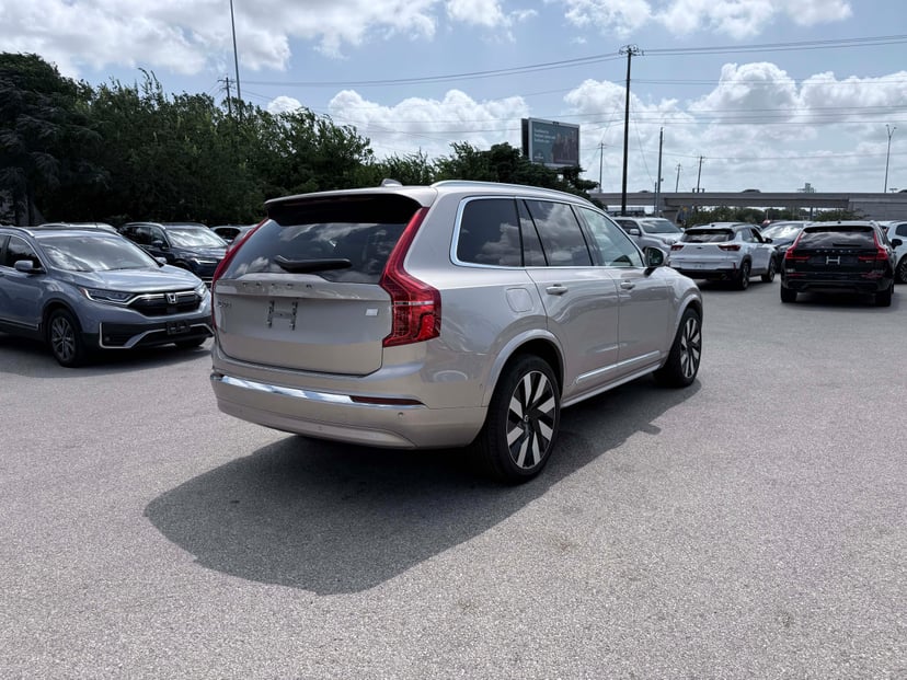 2024 Volvo XC90 - Image 3
