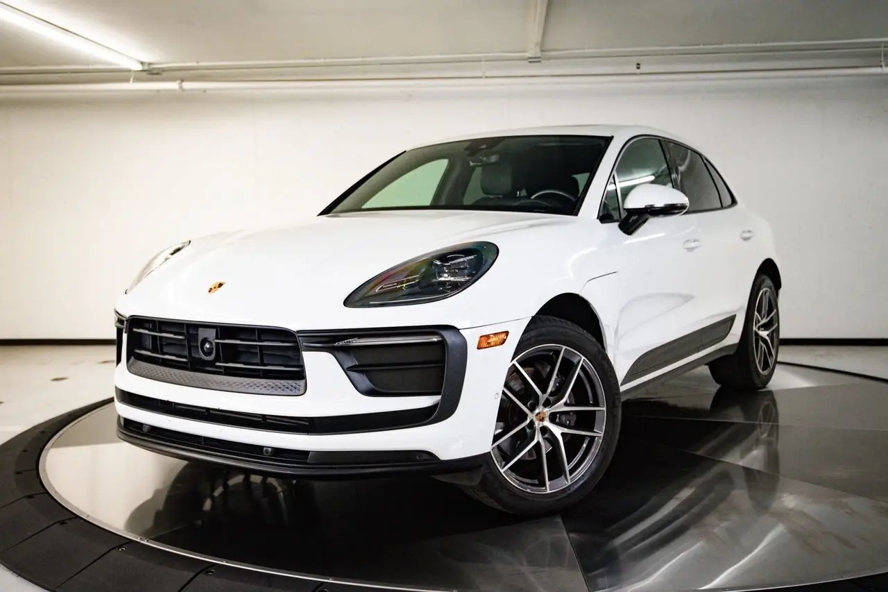 2023 Porsche Macan - Image 1