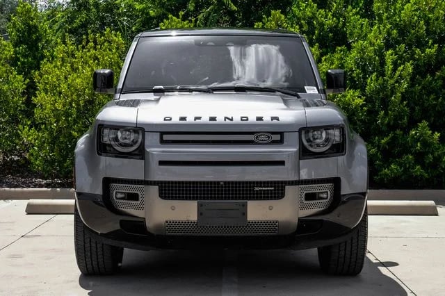 2023 Land Rover Defender - Image 2