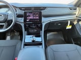 2026 Jeep Grand Cherokee - Preview 3