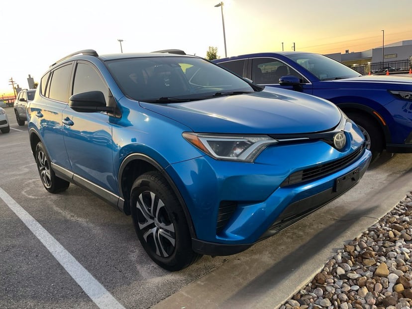 2018 Toyota RAV4 - Image 1