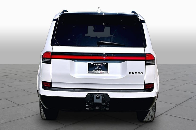 2025 Lexus GX - Image 3