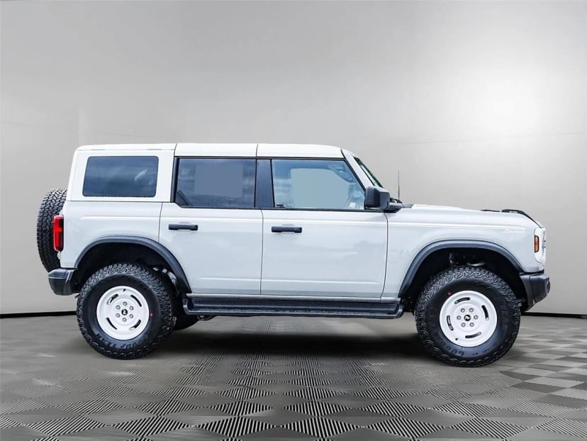 2026 Ford Bronco - Image 2