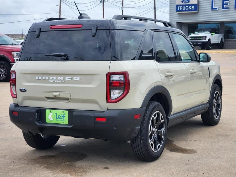 2025 Ford Bronco Sport - Image 2