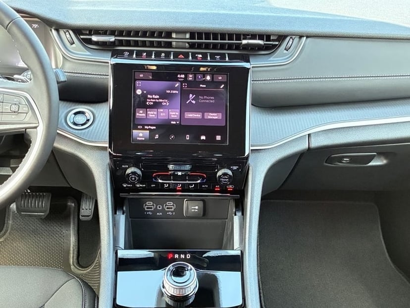 2026 Jeep Grand Cherokee L - Image 3