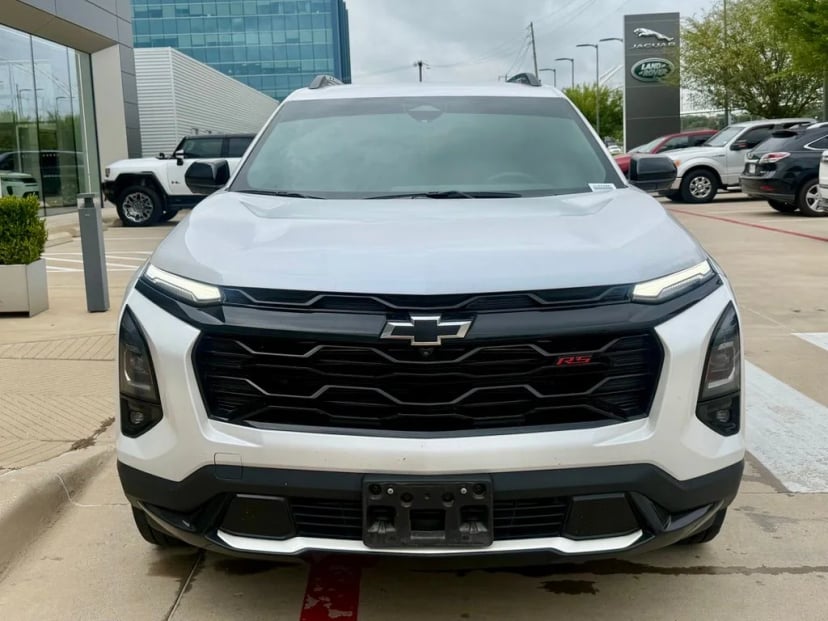 2025 Chevrolet Equinox - Image 2