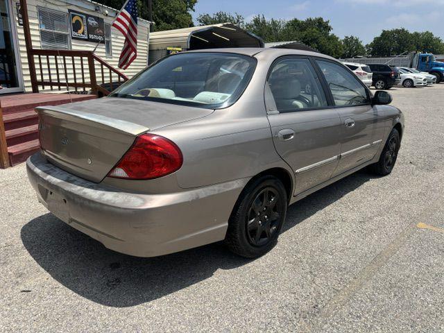 2004 Kia Spectra - Image 3