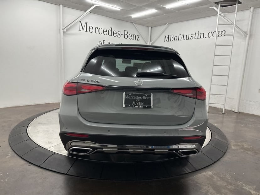 2026 Mercedes-Benz GLC - Image 3