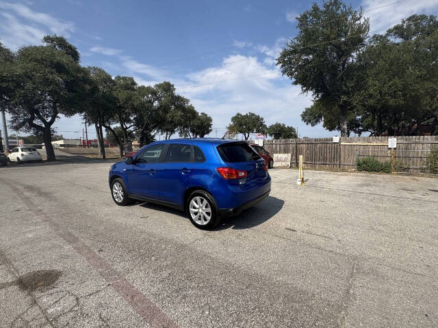2015 Mitsubishi Outlander Sport - Image 1