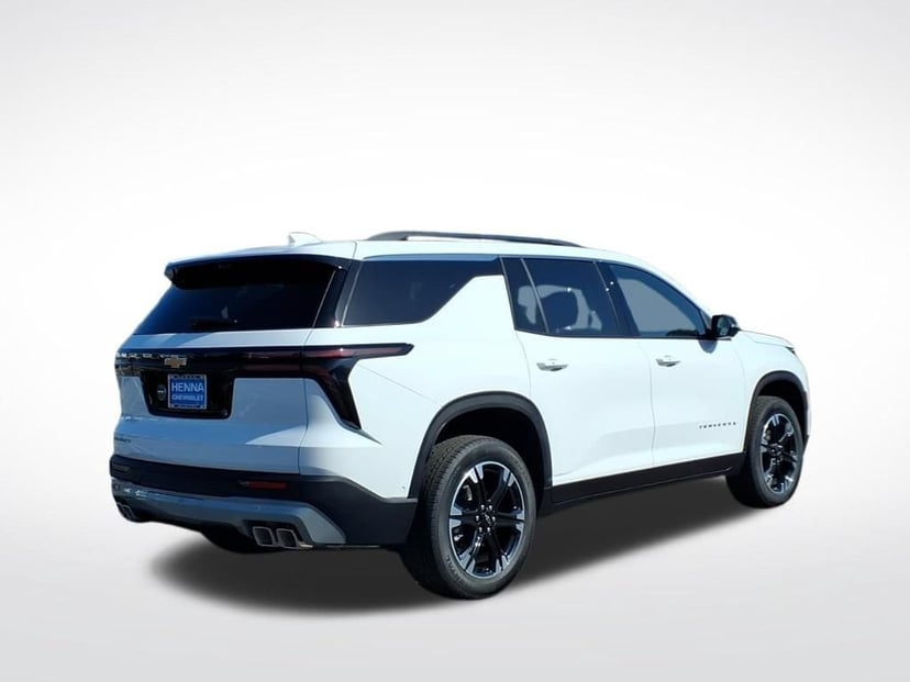 2027 Chevrolet Traverse - Image 3