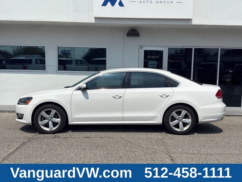 2015 Volkswagen Passat - Image 2
