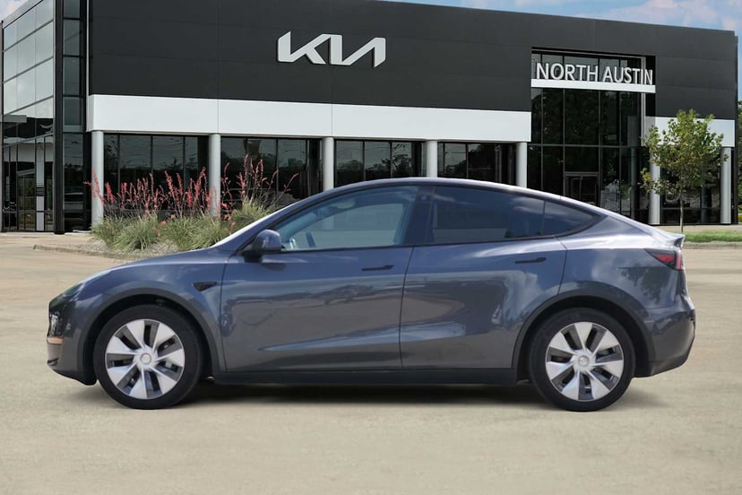 2022 Tesla Model Y - Image 2