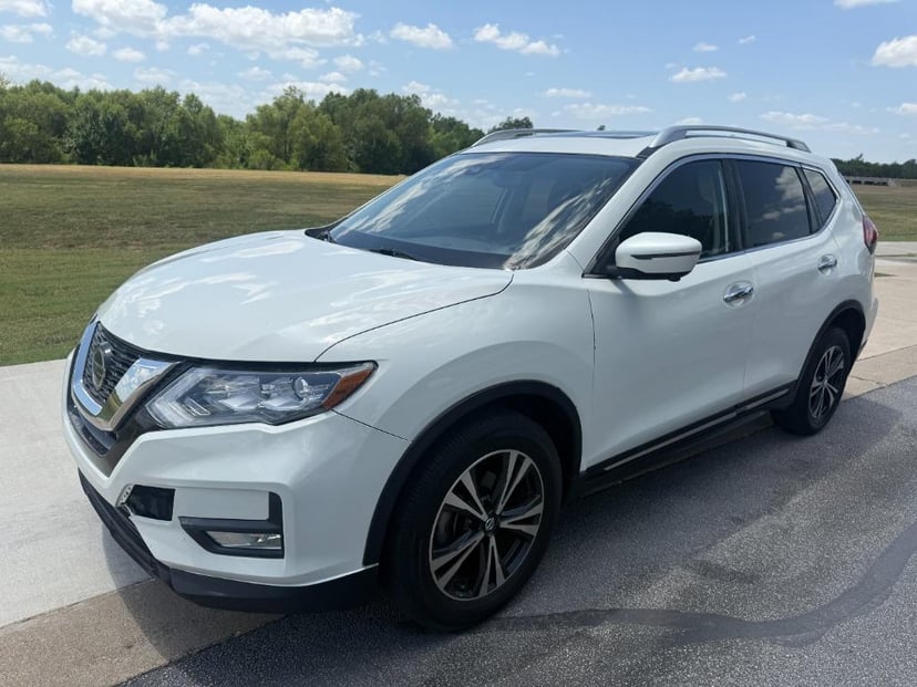 2018 Nissan Rogue - Image 1