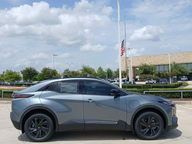 2026 Toyota C-HR - Image 2
