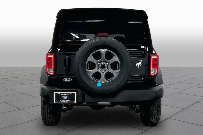 2026 Ford Bronco - Image 3