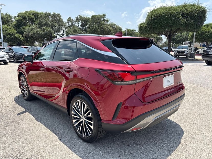 2025 Lexus RX - Image 3