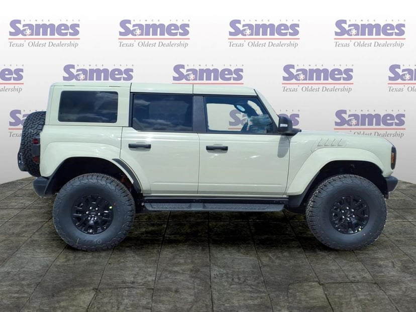 2026 Ford Bronco - Image 2