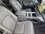 2026 Land Rover Defender - Preview 13