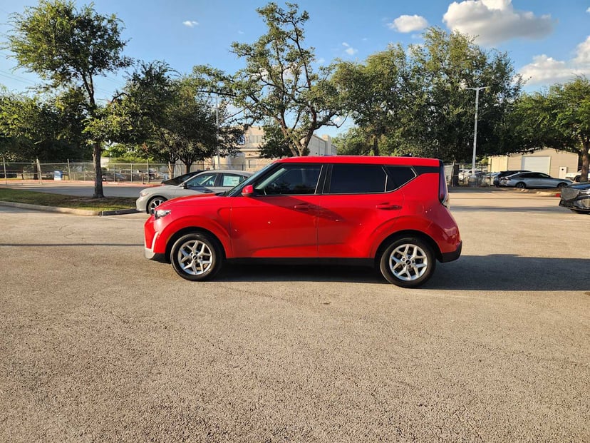 2023 Kia Soul - Image 2