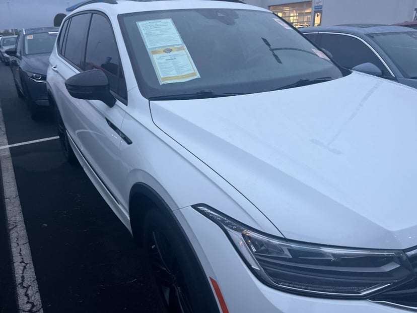 2022 Volkswagen Tiguan - Image 1