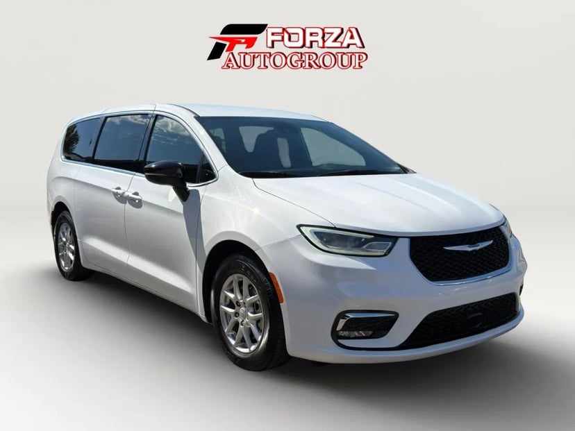 2025 Chrysler Pacifica - Image 1