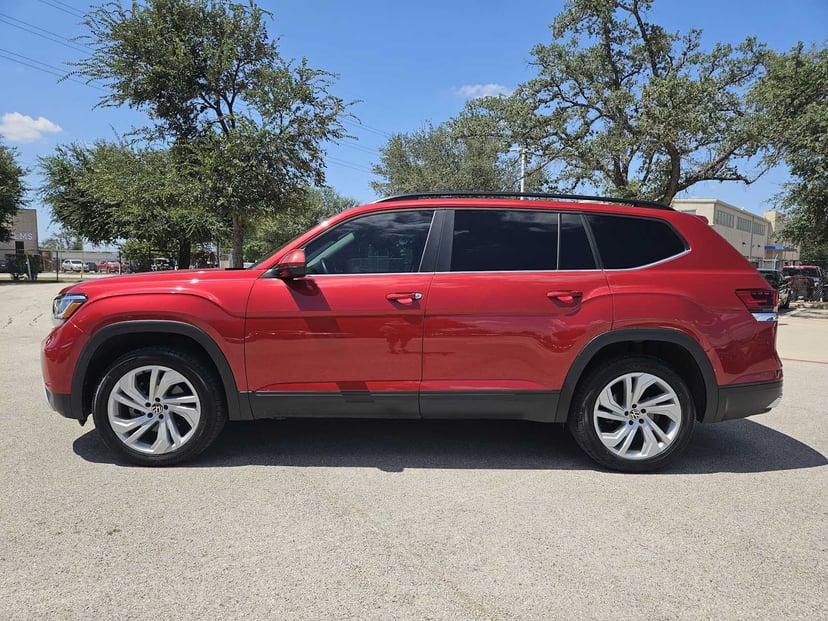 2022 Volkswagen Atlas - Image 2