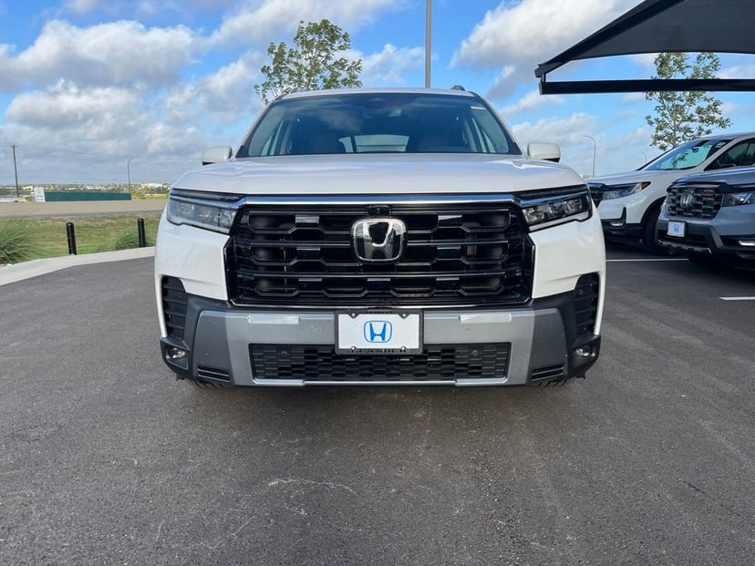 2026 Honda Pilot - Image 2