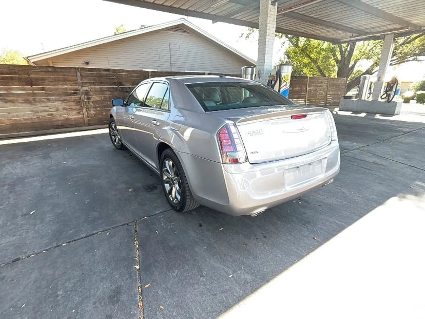 2014 Chrysler 300 - Image 3