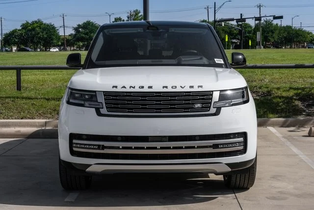 2026 Land Rover Range Rover - Image 2