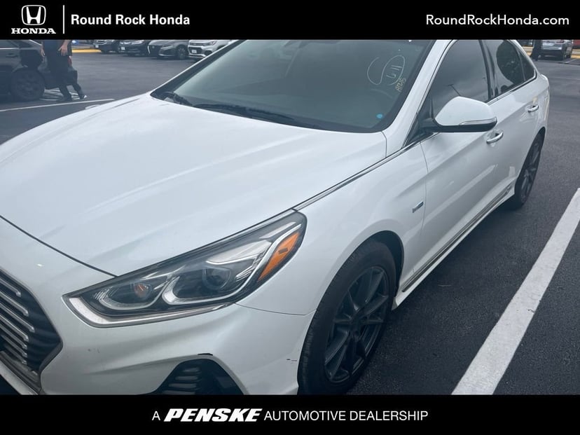 2019 Hyundai Sonata Hybrid Limited 4D Sedan White - Image 2