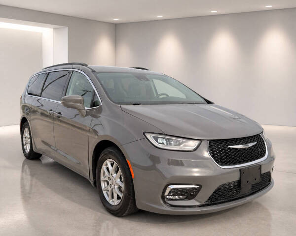 2022 Chrysler Pacifica - Image 1