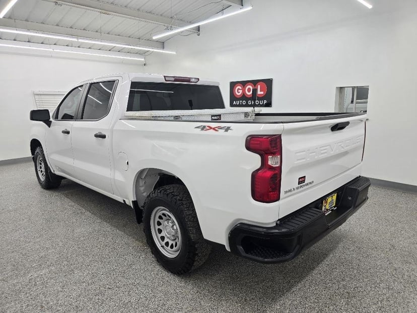 2023 Chevrolet Silverado 1500 - Image 3