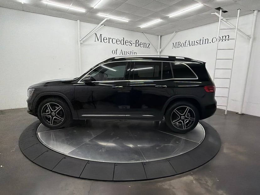 2026 Mercedes-Benz GLB - Image 2