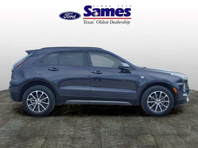 2024 Cadillac XT4 - Image 2