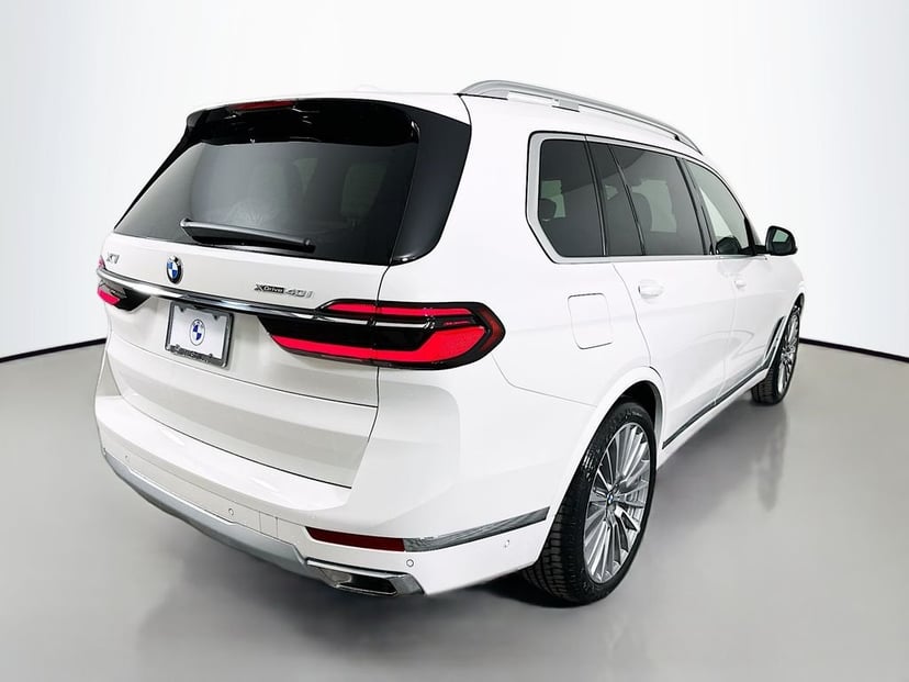 2026 BMW X7 - Image 2