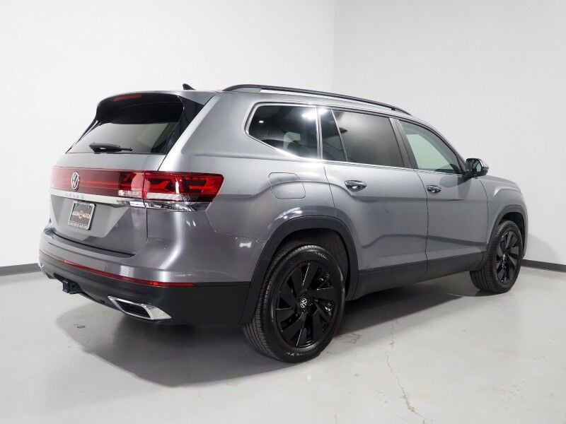 2025 Volkswagen Atlas - Image 3