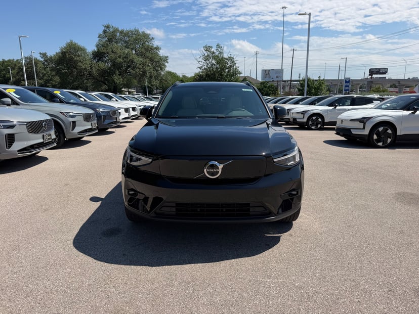 2026 Volvo ex40 - Image 2