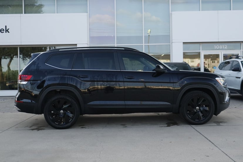 2026 Volkswagen Atlas - Image 2