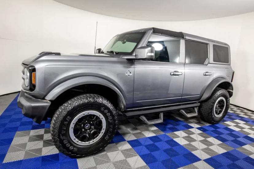 2022 Ford Bronco - Image 1