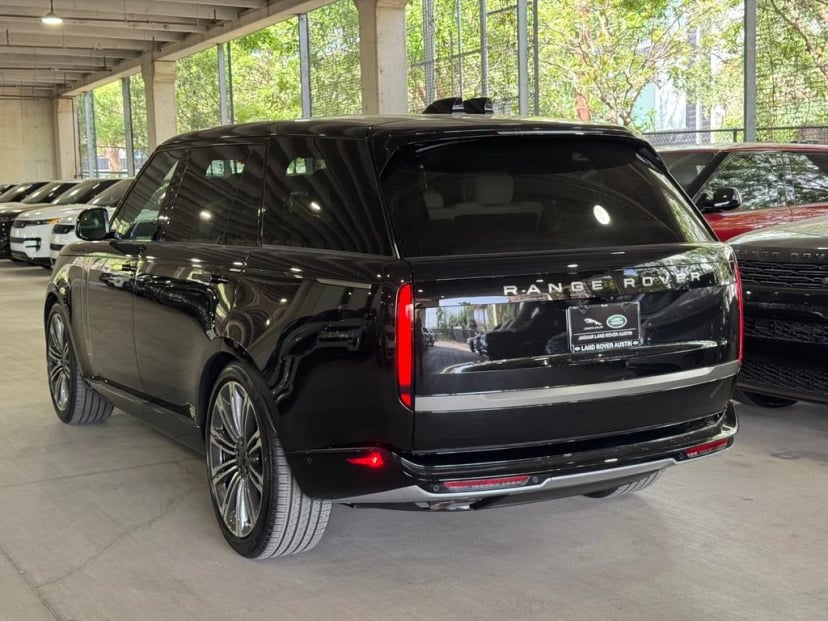 2026 Land Rover Range Rover - Image 3