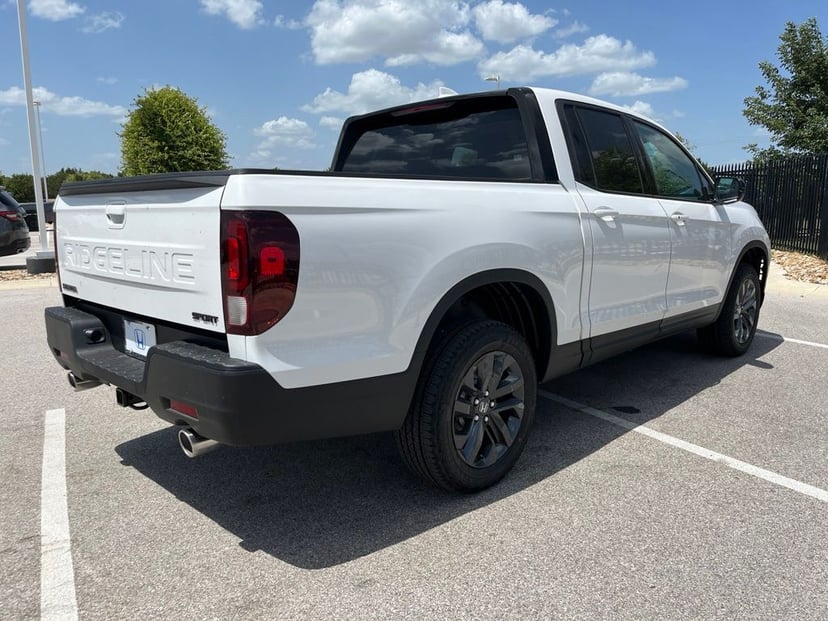 2026 Honda Ridgeline - Image 2