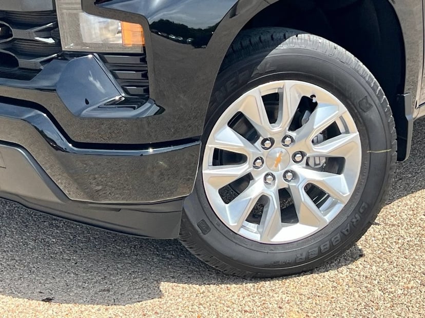 2026 Chevrolet Silverado 1500 - Image 3