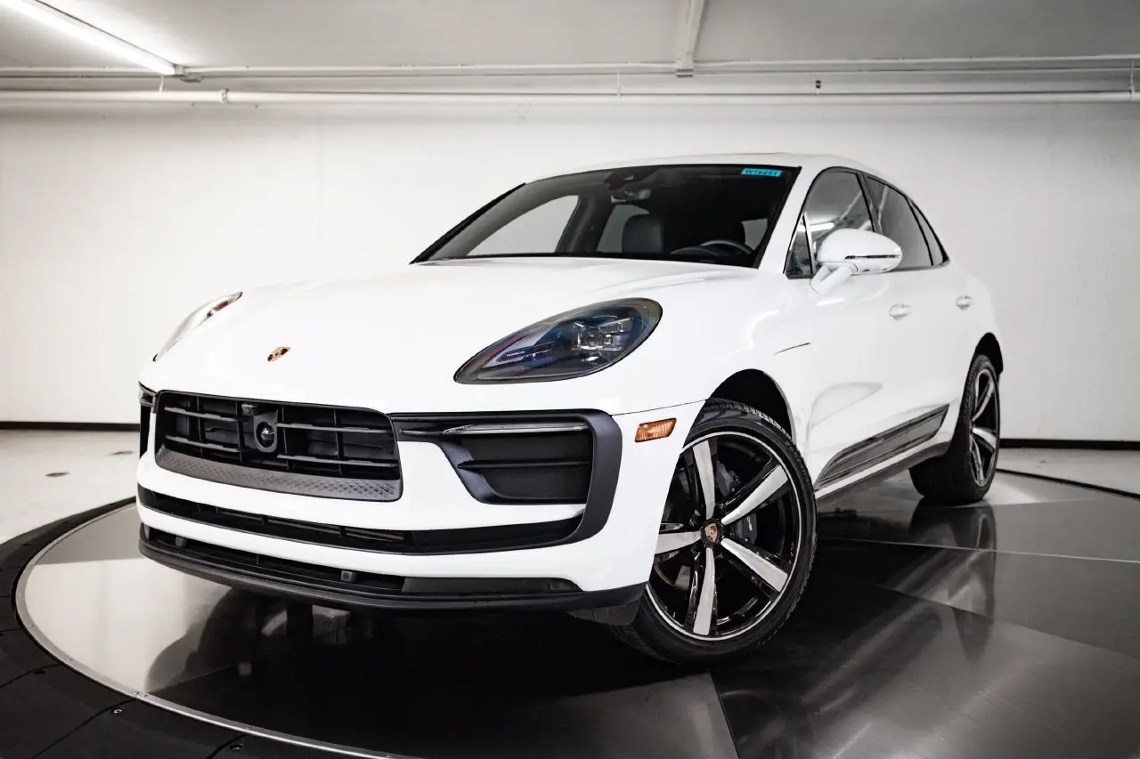 2026 Porsche Macan - Image 1