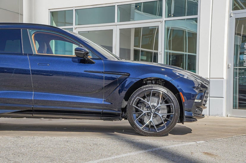 2026 Aston Martin DBX - Image 3
