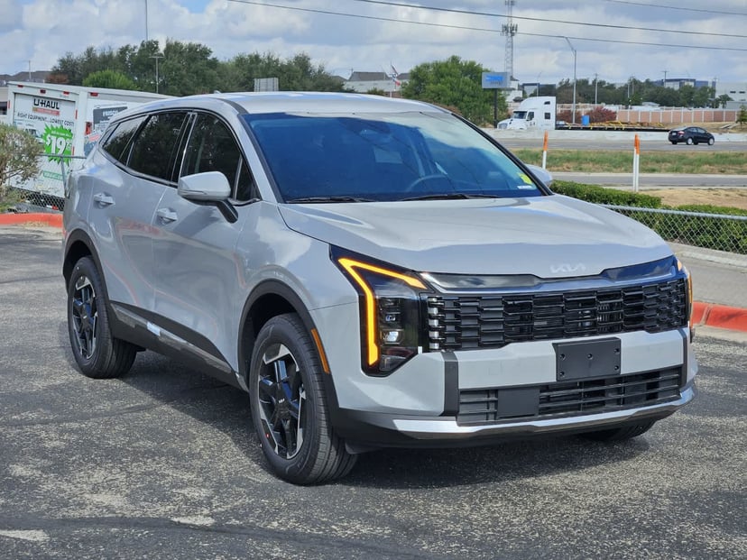 2027 Kia Sportage - Image 1