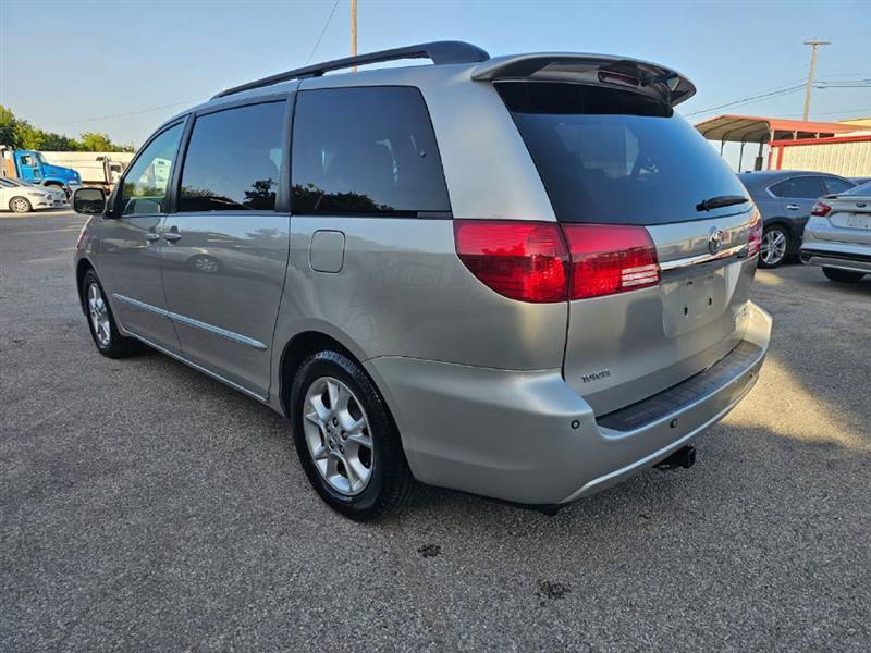 2005 Toyota Sienna - Image 3