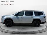 2026 Jeep Grand Wagoneer - Preview 13