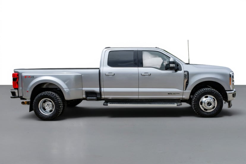 2023 Ford F-350 - Image 3