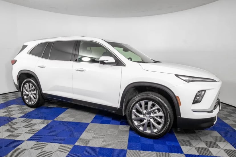 2026 Buick Enclave - Image 3